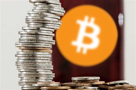 Ethereum: Why does Bitcoin use separate change addresses?
